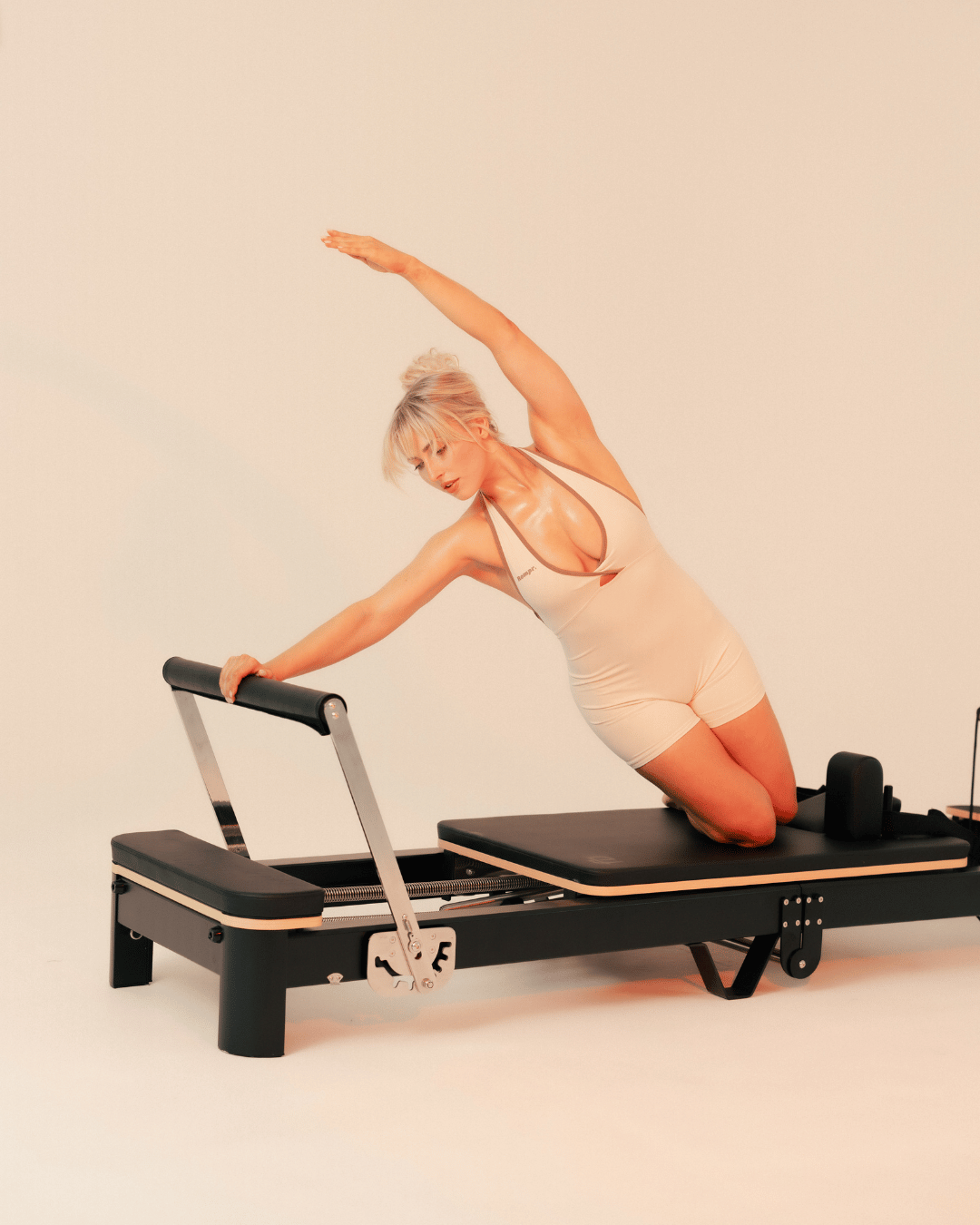 FitBoutique I Ivory Reformer